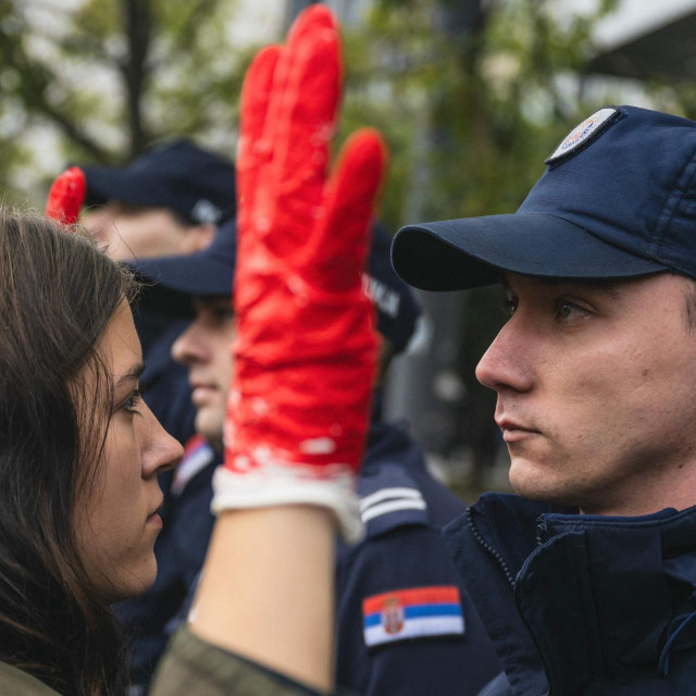Prosvjedi u Srbiji zbog pada nadstrešnice na željezničkoj stanici u Novom Sadu