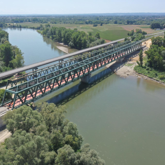 Novoizgrađeni željeznički most Drava u Botovu
