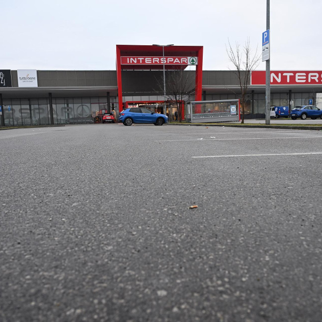 Interspar Branimirova, Zagreb