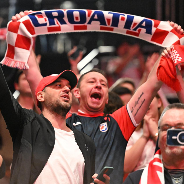 Hrvatski navijači