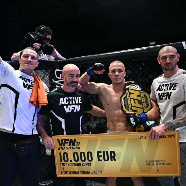 Luka Perkovič sa svojim timom nakon osvajanja VFN Grand Prixa