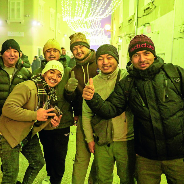 Ekipa Nepalaca na dočeku Nove godine