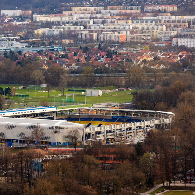 Ad hoc Arena im Ernst-Abbe-Sportfeld