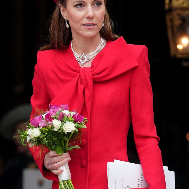 Princeza od Walesa nije tek tako nosila četverorednu bisernu ogrlicu pokojne kraljice Elizabete, koja joj je uzor i biserne naušnice lady Diane