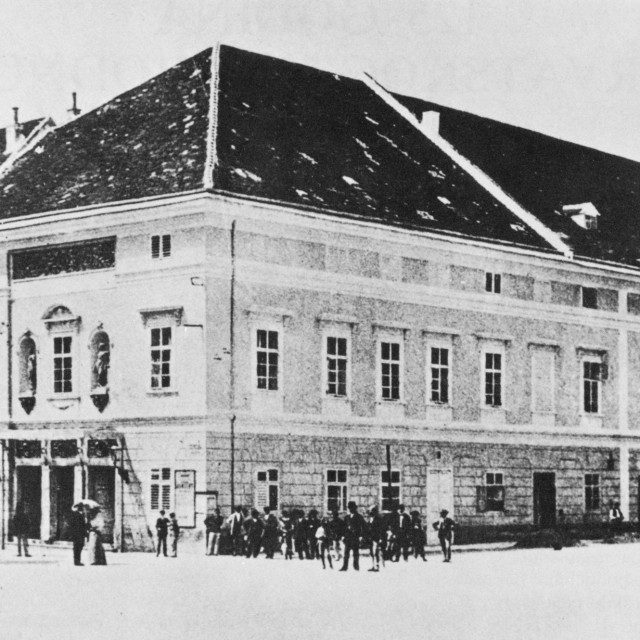 Staro varoško kazalište na Markovom trgu