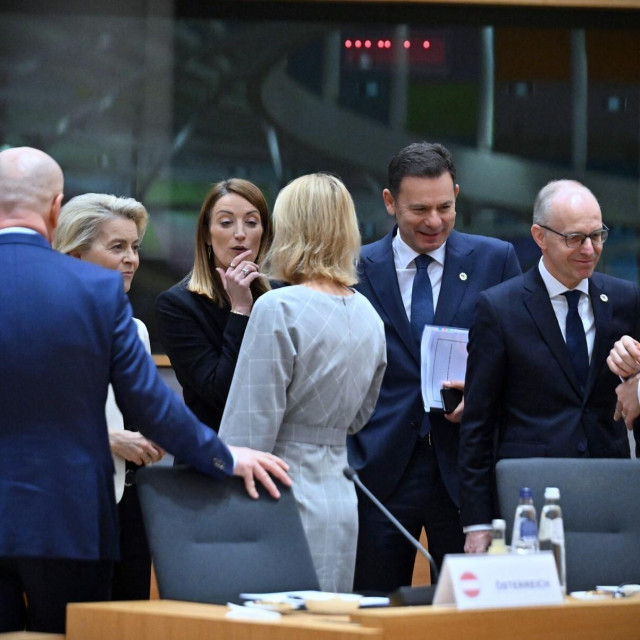 Prizori iz Europskog parlamenta. Na fotografiji: Roberta Metsola, predsjednica EU parlamenta i Ursula von der Leyen, predsjednica EU komisije