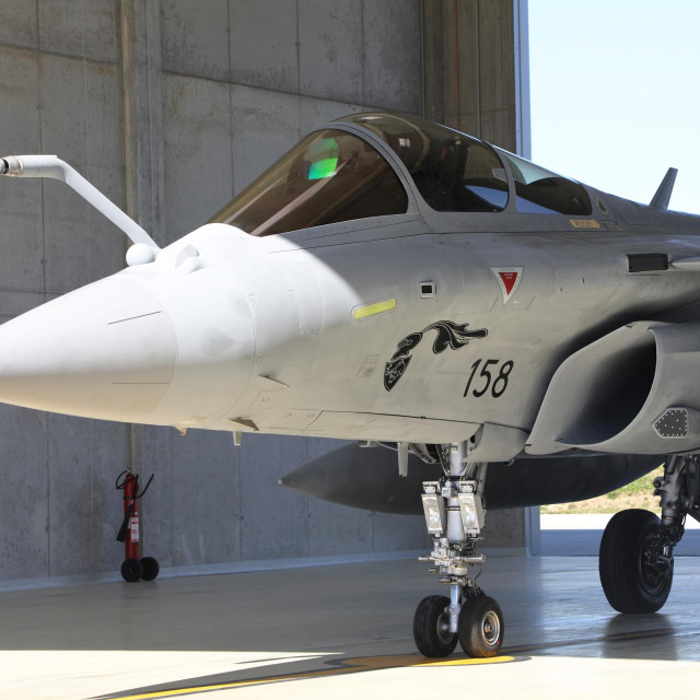 Jedanesti višenamjenski borbeni avion Rafale sletio je 20. ožujka 2025. godine u vojarnu Pukovnik Marko Živković na Plesu