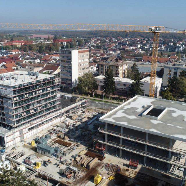 Hotel Kalnik i nova upravna zgrada tvrtke Radnik u Križevcima