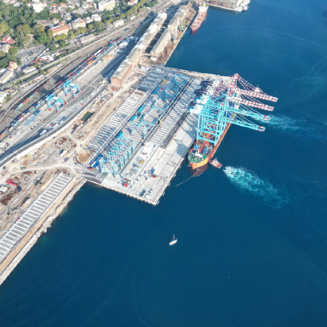 Novi Rijeka Gateway kontejnerski terminal počinje s radom u drugom dijelu 2025., a trenutačna opremljenost je dosegnula 90 posto