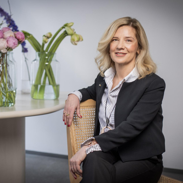 Dr. Iva Palčić