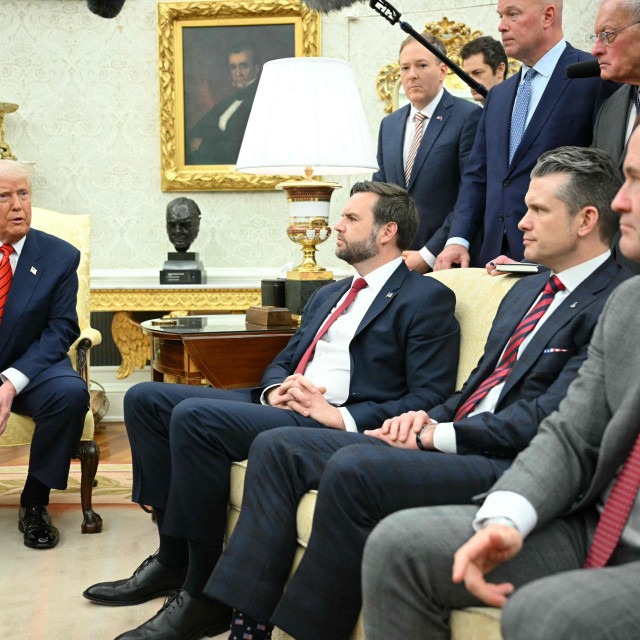 Donald Trump s JD Vanceom, Peteom Hegsethom i Mikeom Waltzom