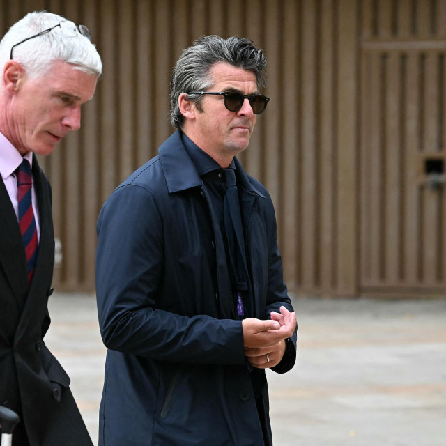 Joey Barton (desno)
