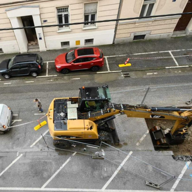 Ugradnja podzemnih spremnika za otpad u Ulici Augusta Šenoe