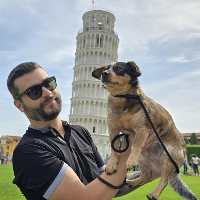 Na put često vodi i udomljenog psa Mišu