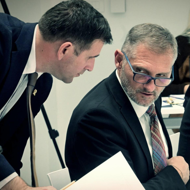 U HDZ-u svi se sad odreda kunu da nisu znali ni da je njihov drugi čovjek gradio bez dozvola, ni da je imao luksuznu kuću za odmor...