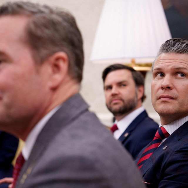 Mike Waltz, J.D. Vance i Pete Hegseth