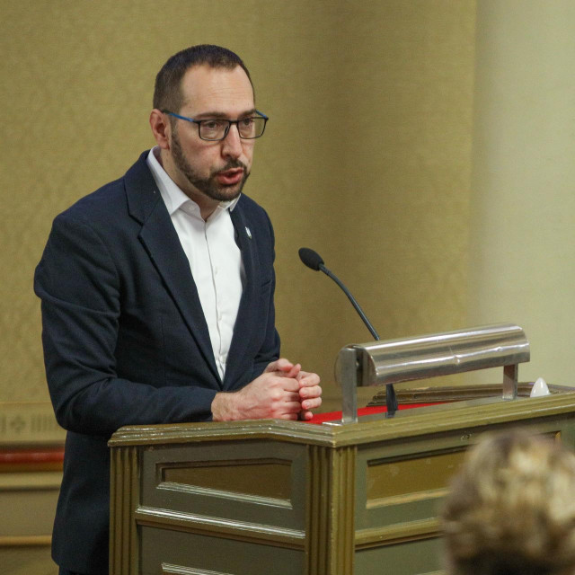 Tomašević je tijekom 42. sjednice Gradske skupštine bio na udaru oporbenih političara