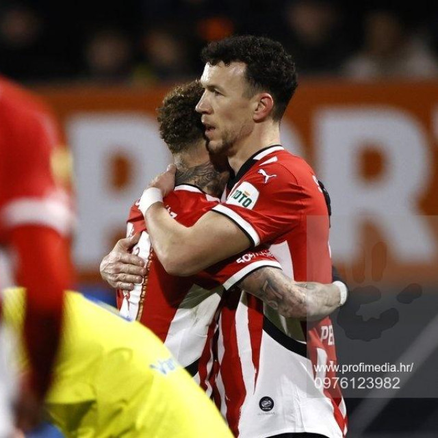 Noa Lang i Ivan Perišić