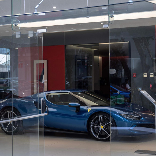 Prodajni salon Ferrarija
