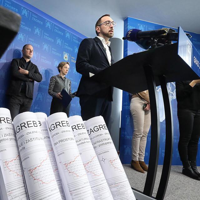 Luka Korlaet, Danijela Dolenec i Tomislav Tomašević
 