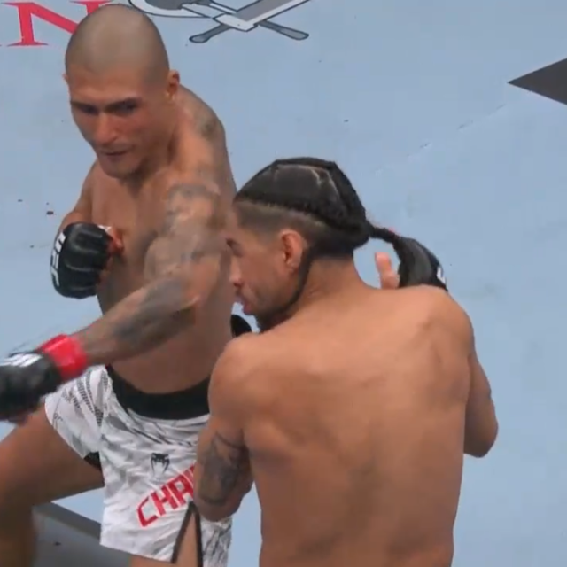 Trenutak kada je Edgar Chairez uzdrmao CJ Vergaru | UFC on ESPN 64