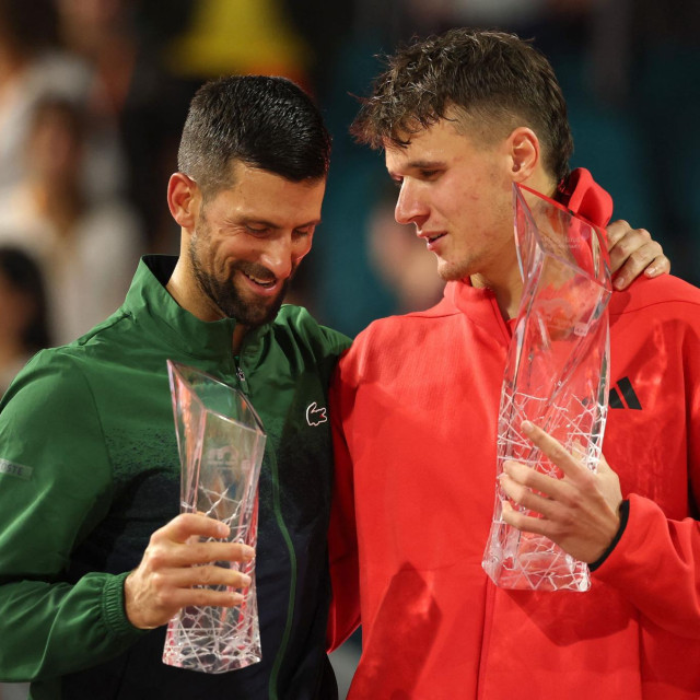 Novak Đoković i Jakub Menšik