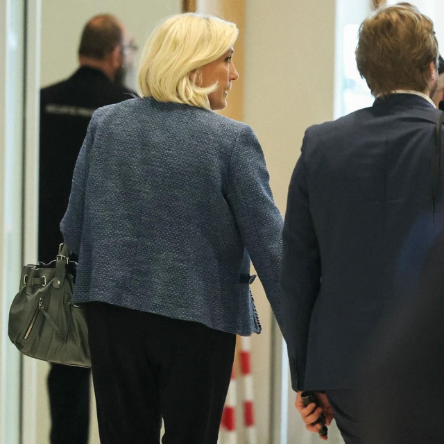 Marine Le Pen odlazi sa suda