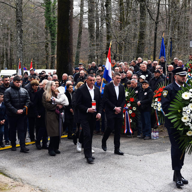 Polaganje vijenaca na spomen obilježju Josipu Joviću