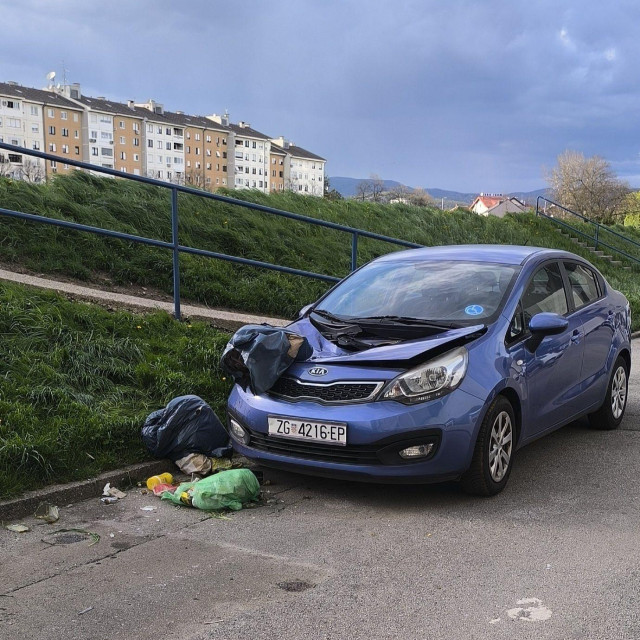 Netko je na Srednjacima bacio smeće na auto