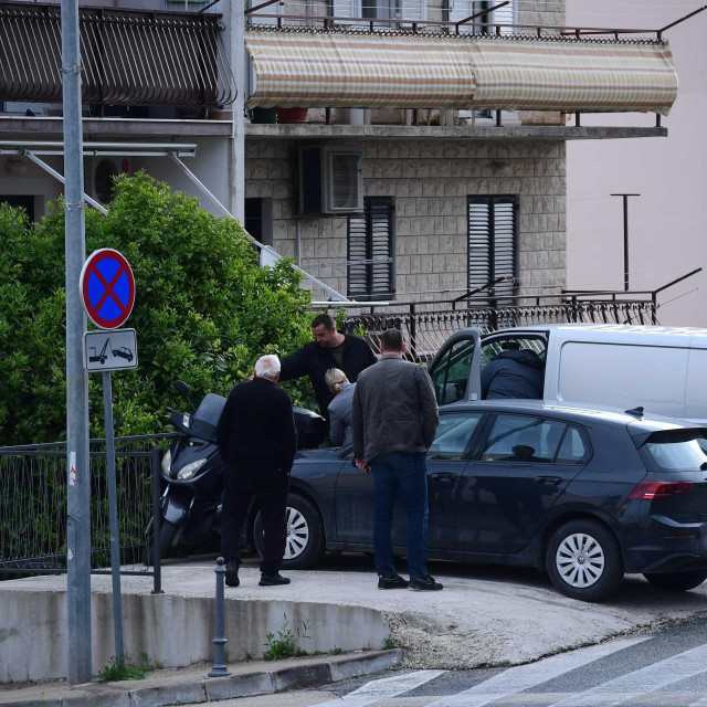 Policija ispred kuće Ivane Ninčević-Lesandrić
 