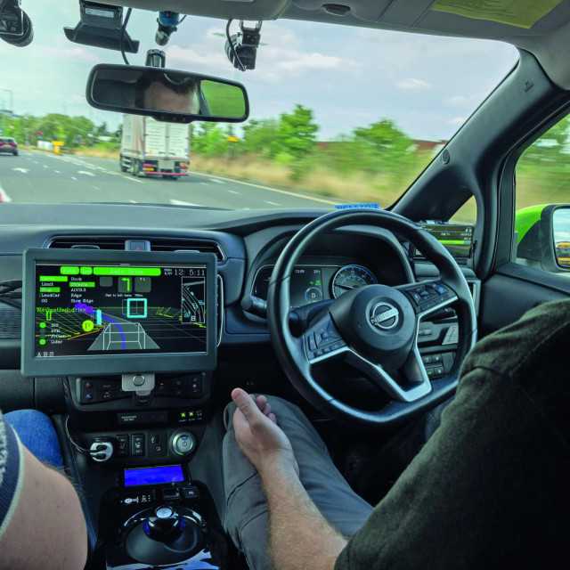 Samovozni Nissan Leaf