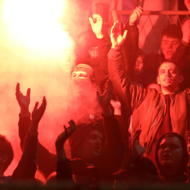 Bakljada na utakmici Varaždin - Dinamo