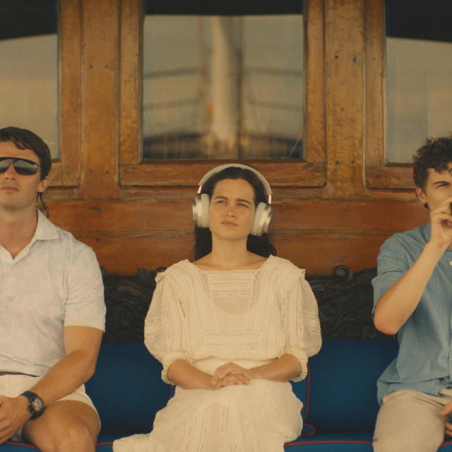 Patrick Schwarzenegger, Sarah Catherine Hook i Sam Nivola