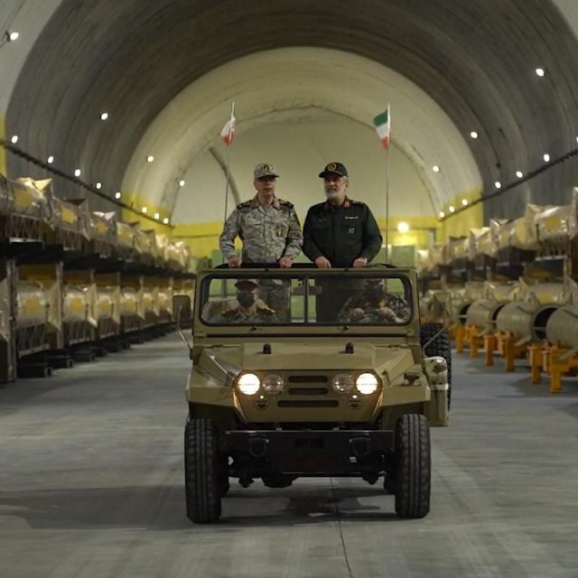 Iranski generali u podzemnoj bazi