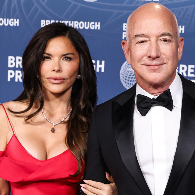 Lauren Sanchez i Jeff Bezos edia