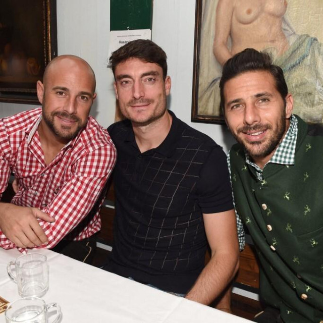 Pepe Reina, Albert Riera i Claudio Pizarro