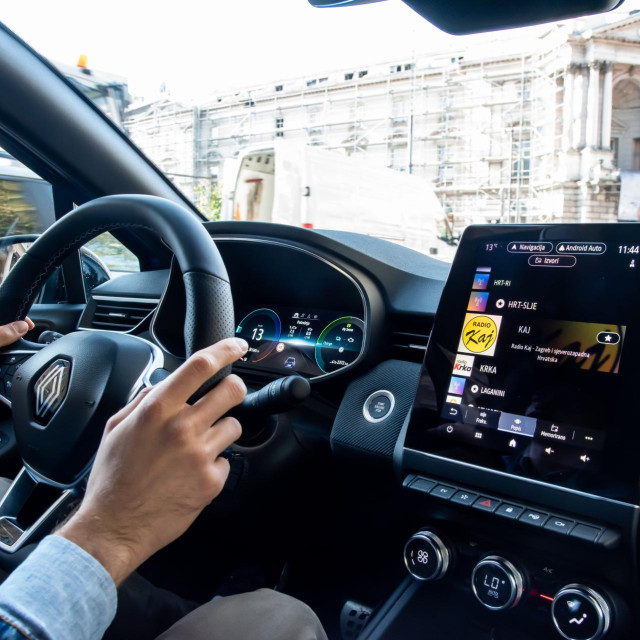 Renault Clio E-tech hybrid