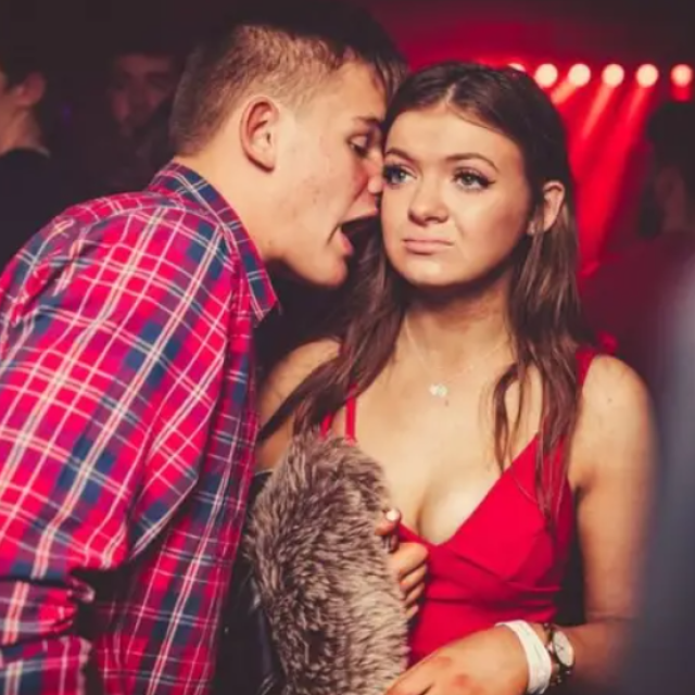 Dečko i djevojka postali meme fotografija