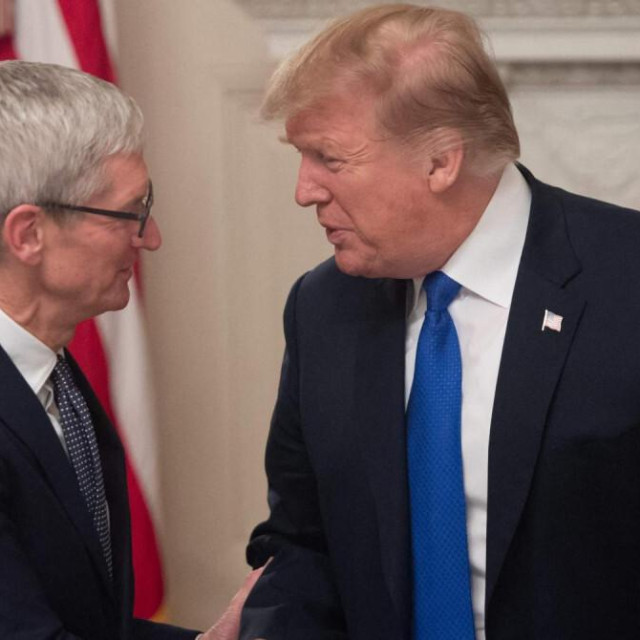 Donald Trump i šef Applea Tim Cook
