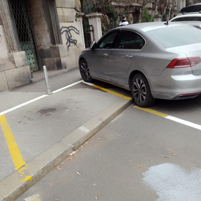 Invalidi su izgubili parkirna mjesta na Mažuranićevom trgu