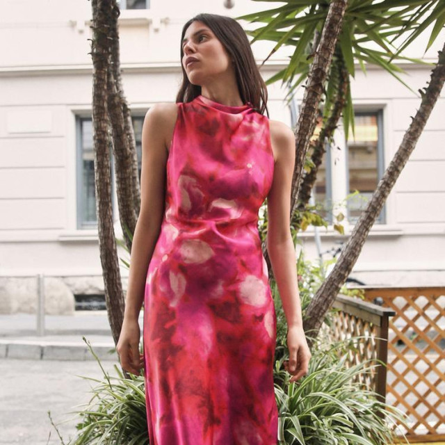 Zara midi haljina s uzorkom (29,95 eura)