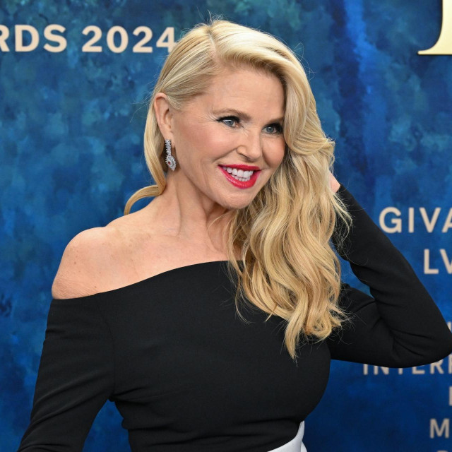 Fanovi jedva čekaju memoare ‘Uptown Girl‘ koji izlaze 29. travnja