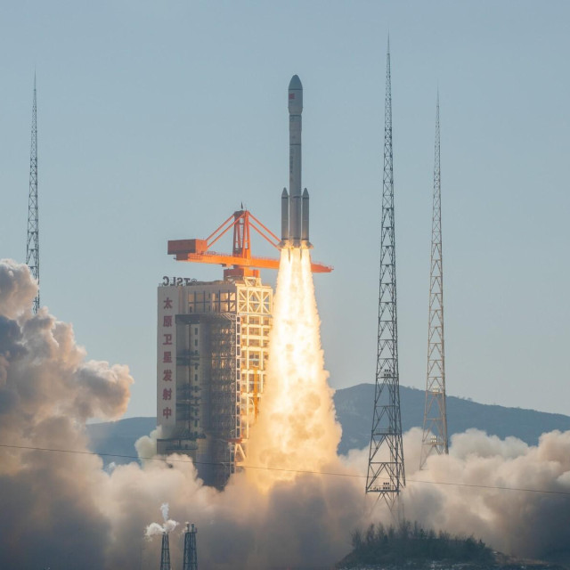 Kineska raketa Dugi Marš 6