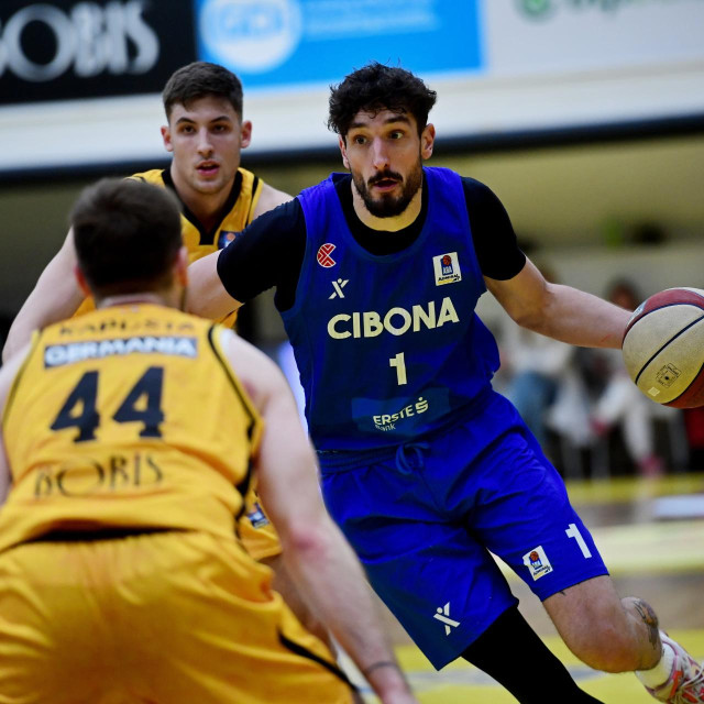 Split - Cibona: Borna Kapusta, Boris Tišma i Domagoj Vuković