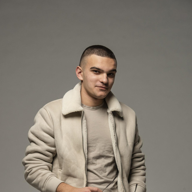 Zagreb, 060125.
Martin Kosovec, pjevac.