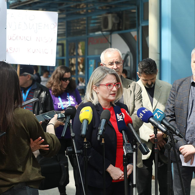 Zrinko Turalija, Nezavisni sindikat zaposlenih u srednjim školama Hrvatske, Matija Kroflin, Nezavisni sindikat znanosti i visokog obrazovanja i Željko Stipić, Školski sindikat Preporod