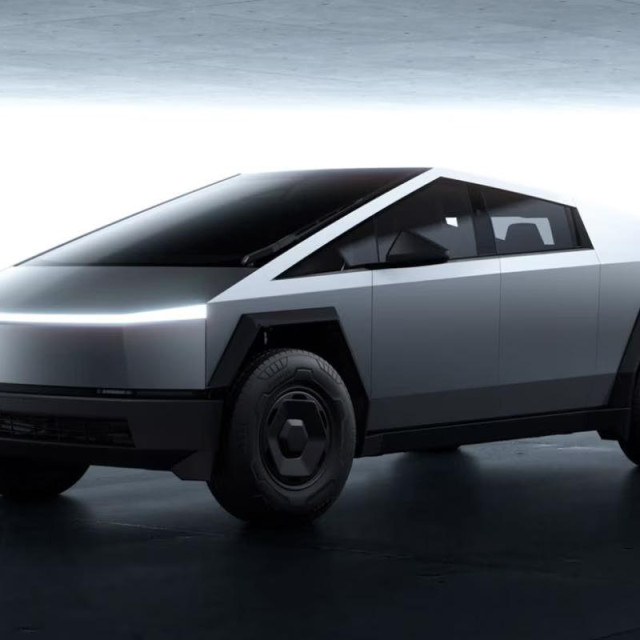Tesla Cybertruck Long Range