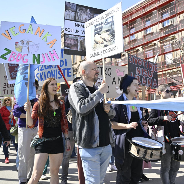 Zagreb, 120425.
Trg kralja Tomislava.
Odrzan peti po redu Mars za zivotinje, u organizaciji Prijatelja zivotinja i Udruge Pobjede.