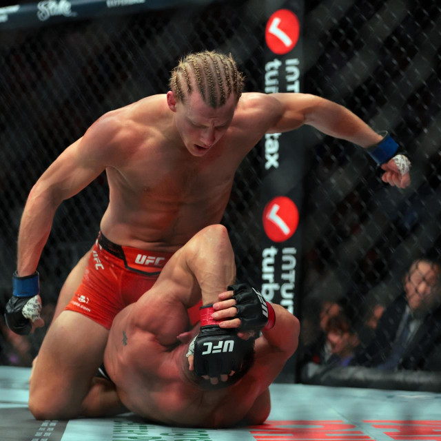 Paddy Pimblett (gornji) vs. Michael Chandler (donji)