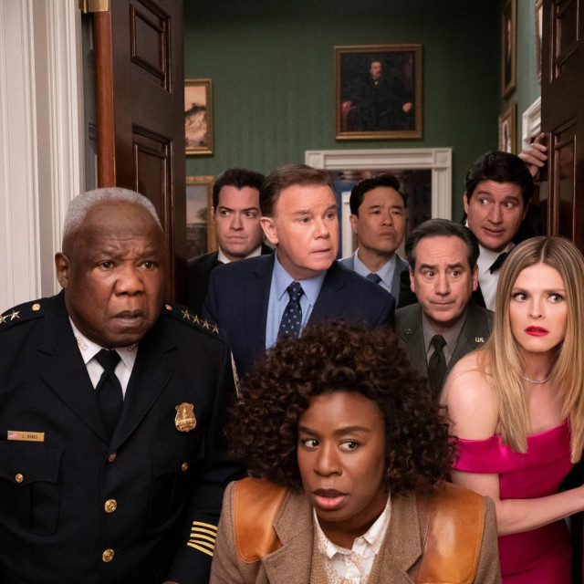 Spencer Garrett, Ken Marino, Isiah Whitlock Jr., Andrew Friedman, Randall Park, Uzo Aduba, Edwin Park, Dan Perrault, i Molly Griggs

Netflix, Rezidencija